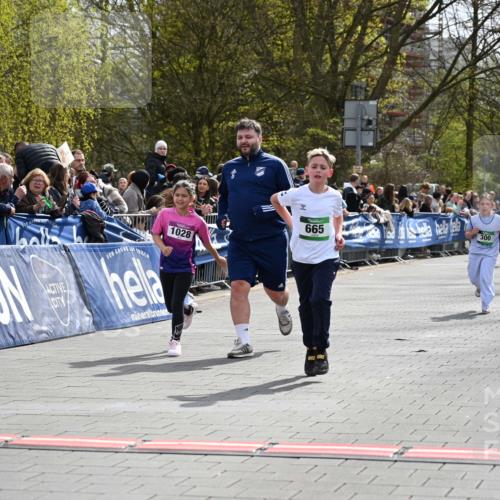 12.04.2026 - 45. Internationalen Wilhelmsburger Insellauf J. Mangold http://msf.ph/oto/9523414 12.04.2026 14:36:45 Ziel 296, 343, 665 meine-sportfotos.de