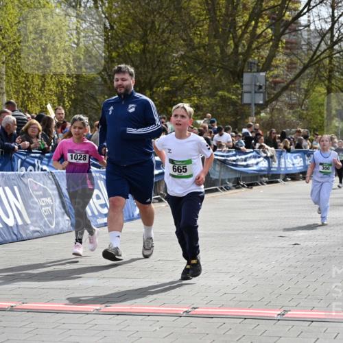 12.04.2026 - 45. Internationalen Wilhelmsburger Insellauf J. Mangold http://msf.ph/oto/9523422 12.04.2026 14:36:46 Ziel 296, 343, 665, 300 meine-sportfotos.de