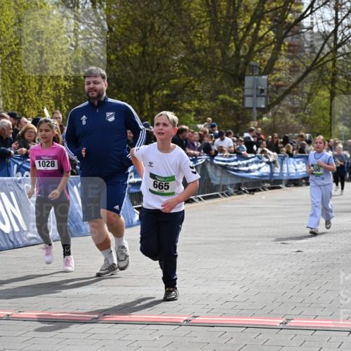 12.04.2026 - 45. Internationalen Wilhelmsburger Insellauf J. Mangold http://msf.ph/oto/9523425 12.04.2026 14:36:46 Ziel 296, 343, 665, 300 meine-sportfotos.de