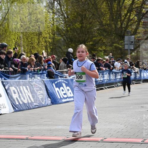 12.04.2026 - 45. Internationalen Wilhelmsburger Insellauf J. Mangold http://msf.ph/oto/9523433 12.04.2026 14:36:50 Ziel 665, 300 meine-sportfotos.de