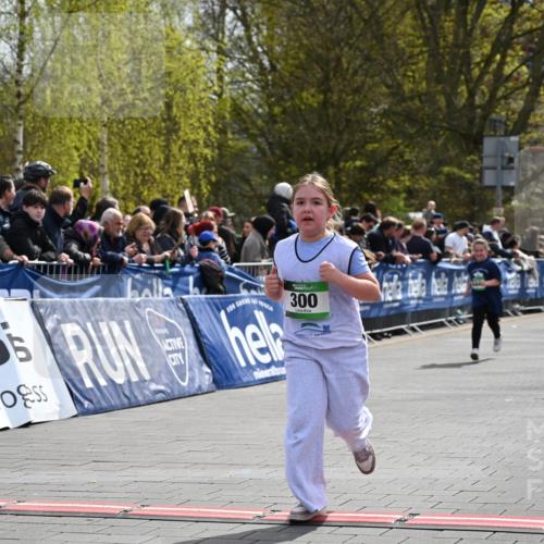 12.04.2026 - 45. Internationalen Wilhelmsburger Insellauf J. Mangold http://msf.ph/oto/9523434 12.04.2026 14:36:50 Ziel 665, 300 meine-sportfotos.de