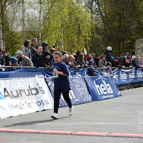 12.04.2026 - 45. Internationalen Wilhelmsburger Insellauf J. Mangold http://msf.ph/oto/9523446 12.04.2026 14:36:54 Ziel 300, 644, 511, 650 meine-sportfotos.de