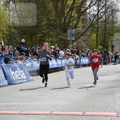 12.04.2026 - 45. Internationalen Wilhelmsburger Insellauf J. Mangold http://msf.ph/oto/9523451 12.04.2026 14:36:56 Ziel 644, 511, 650 meine-sportfotos.de