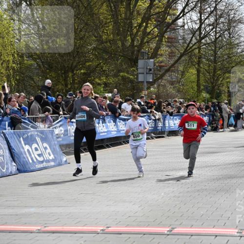 12.04.2026 - 45. Internationalen Wilhelmsburger Insellauf J. Mangold http://msf.ph/oto/9523452 12.04.2026 14:36:56 Ziel 644, 511, 650 meine-sportfotos.de