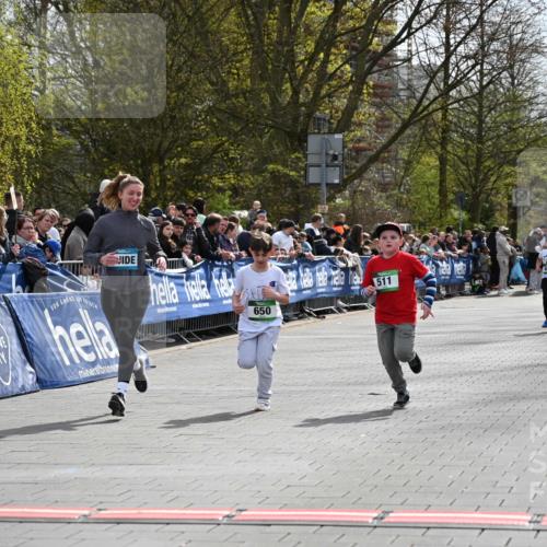 12.04.2026 - 45. Internationalen Wilhelmsburger Insellauf J. Mangold http://msf.ph/oto/9523456 12.04.2026 14:36:56 Ziel 644, 511, 650 meine-sportfotos.de