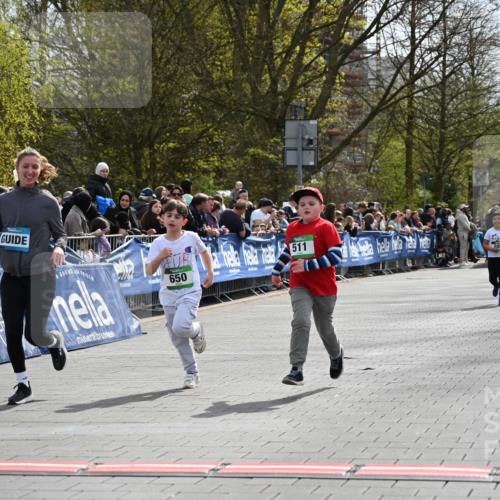 12.04.2026 - 45. Internationalen Wilhelmsburger Insellauf J. Mangold http://msf.ph/oto/9523461 12.04.2026 14:36:57 Ziel 644, 511, 650, 689 meine-sportfotos.de