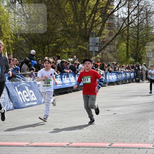 12.04.2026 - 45. Internationalen Wilhelmsburger Insellauf J. Mangold http://msf.ph/oto/9523463 12.04.2026 14:36:57 Ziel 644, 511, 650, 689 meine-sportfotos.de