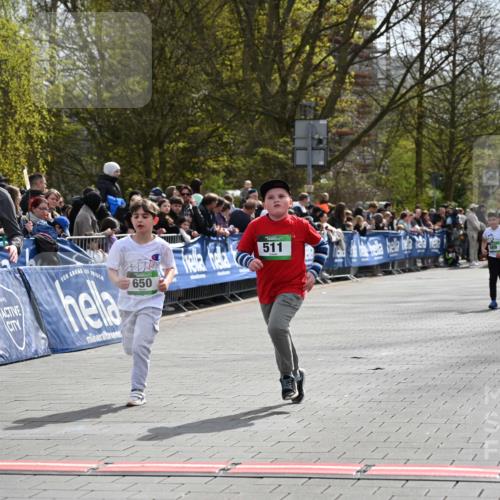 12.04.2026 - 45. Internationalen Wilhelmsburger Insellauf J. Mangold http://msf.ph/oto/9523464 12.04.2026 14:36:57 Ziel 644, 511, 650, 689 meine-sportfotos.de