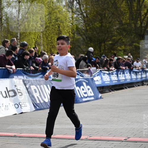 12.04.2026 - 45. Internationalen Wilhelmsburger Insellauf J. Mangold http://msf.ph/oto/9523492 12.04.2026 14:37:02 Ziel 650, 689 meine-sportfotos.de