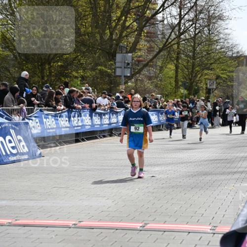 12.04.2026 - 45. Internationalen Wilhelmsburger Insellauf J. Mangold http://msf.ph/oto/9523498 12.04.2026 14:37:03 Ziel 689, 92 meine-sportfotos.de