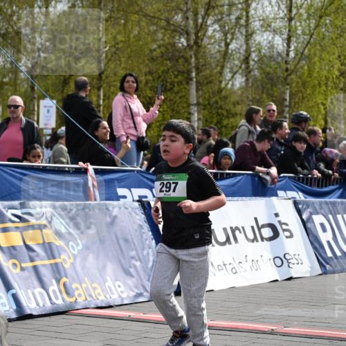 12.04.2026 - 45. Internationalen Wilhelmsburger Insellauf J. Mangold http://msf.ph/oto/9523526 12.04.2026 14:37:12 Ziel 874, 297, 310 meine-sportfotos.de