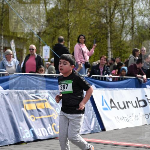 12.04.2026 - 45. Internationalen Wilhelmsburger Insellauf J. Mangold http://msf.ph/oto/9523529 12.04.2026 14:37:13 Ziel 874, 297, 310 meine-sportfotos.de