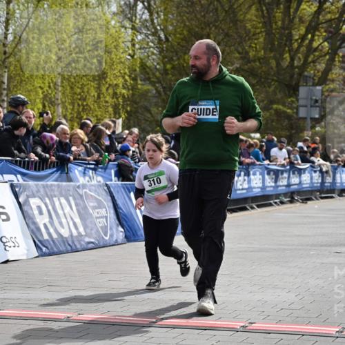 12.04.2026 - 45. Internationalen Wilhelmsburger Insellauf J. Mangold http://msf.ph/oto/9523534 12.04.2026 14:37:15 Ziel 874, 297, 310 meine-sportfotos.de