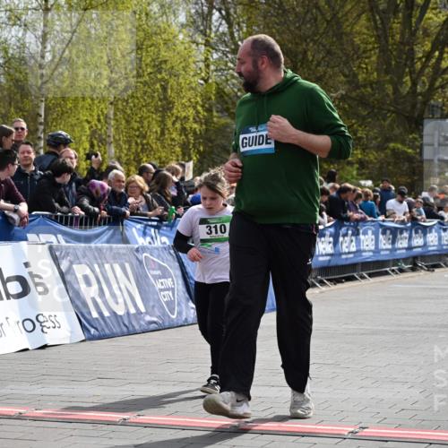 12.04.2026 - 45. Internationalen Wilhelmsburger Insellauf J. Mangold http://msf.ph/oto/9523537 12.04.2026 14:37:15 Ziel 874, 297, 310 meine-sportfotos.de