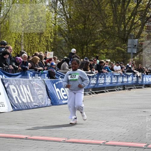 12.04.2026 - 45. Internationalen Wilhelmsburger Insellauf J. Mangold http://msf.ph/oto/9523545 12.04.2026 14:37:26 Ziel 822, 1031 meine-sportfotos.de