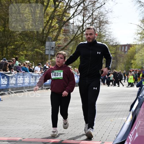 12.04.2026 - 45. Internationalen Wilhelmsburger Insellauf J. Mangold http://msf.ph/oto/9523559 12.04.2026 14:37:28 Ziel 822, 1031 meine-sportfotos.de
