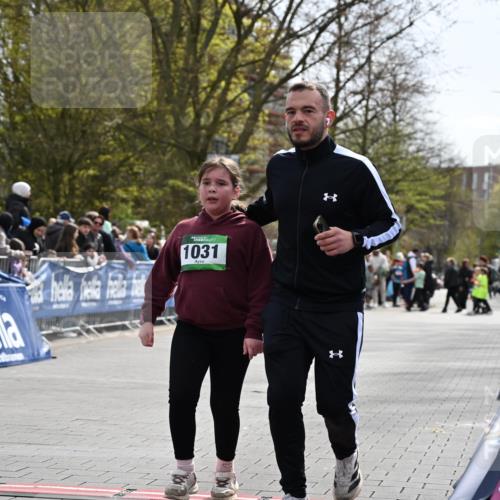 12.04.2026 - 45. Internationalen Wilhelmsburger Insellauf J. Mangold http://msf.ph/oto/9523565 12.04.2026 14:37:28 Ziel 822, 1031 meine-sportfotos.de