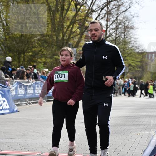 12.04.2026 - 45. Internationalen Wilhelmsburger Insellauf J. Mangold http://msf.ph/oto/9523566 12.04.2026 14:37:28 Ziel 822, 1031 meine-sportfotos.de
