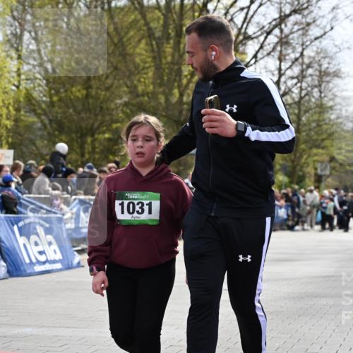 12.04.2026 - 45. Internationalen Wilhelmsburger Insellauf J. Mangold http://msf.ph/oto/9523572 12.04.2026 14:37:29 Ziel 822, 1031 meine-sportfotos.de