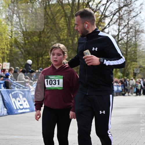 12.04.2026 - 45. Internationalen Wilhelmsburger Insellauf J. Mangold http://msf.ph/oto/9523573 12.04.2026 14:37:29 Ziel 822, 1031 meine-sportfotos.de