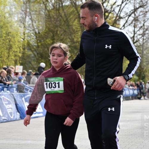 12.04.2026 - 45. Internationalen Wilhelmsburger Insellauf J. Mangold http://msf.ph/oto/9523575 12.04.2026 14:37:29 Ziel 822, 1031 meine-sportfotos.de