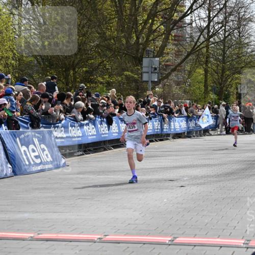 12.04.2026 - 45. Internationalen Wilhelmsburger Insellauf J. Mangold http://msf.ph/oto/9523581 12.04.2026 14:48:22 Ziel 1835, 1824 meine-sportfotos.de