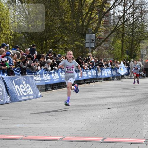 12.04.2026 - 45. Internationalen Wilhelmsburger Insellauf J. Mangold http://msf.ph/oto/9523584 12.04.2026 14:48:22 Ziel 1835, 1824 meine-sportfotos.de