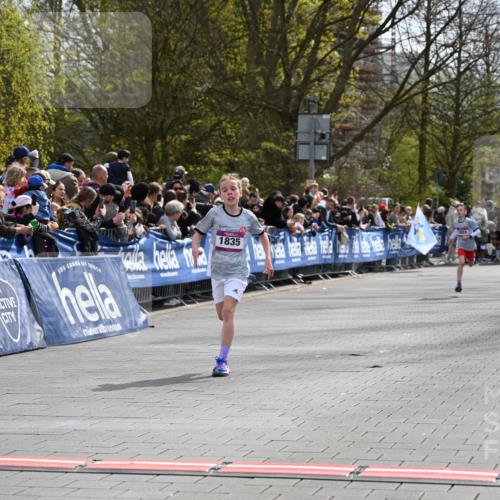 12.04.2026 - 45. Internationalen Wilhelmsburger Insellauf J. Mangold http://msf.ph/oto/9523585 12.04.2026 14:48:22 Ziel 1835, 1824 meine-sportfotos.de