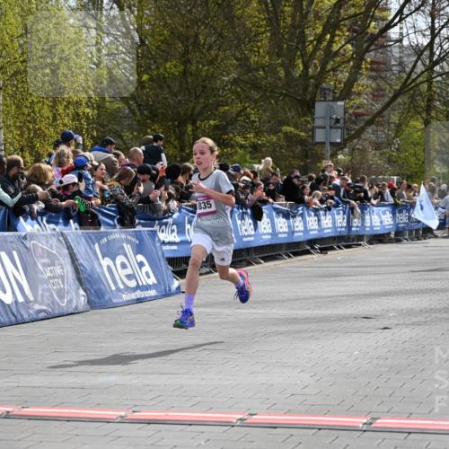 12.04.2026 - 45. Internationalen Wilhelmsburger Insellauf J. Mangold http://msf.ph/oto/9523588 12.04.2026 14:48:23 Ziel 1835, 1824 meine-sportfotos.de