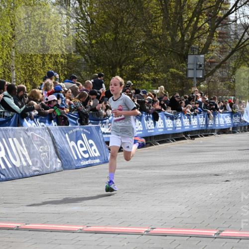 12.04.2026 - 45. Internationalen Wilhelmsburger Insellauf J. Mangold http://msf.ph/oto/9523589 12.04.2026 14:48:23 Ziel 1835, 1824 meine-sportfotos.de