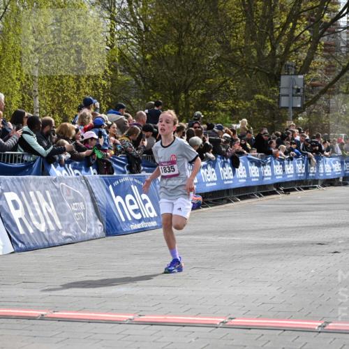 12.04.2026 - 45. Internationalen Wilhelmsburger Insellauf J. Mangold http://msf.ph/oto/9523590 12.04.2026 14:48:23 Ziel 1835, 1824 meine-sportfotos.de