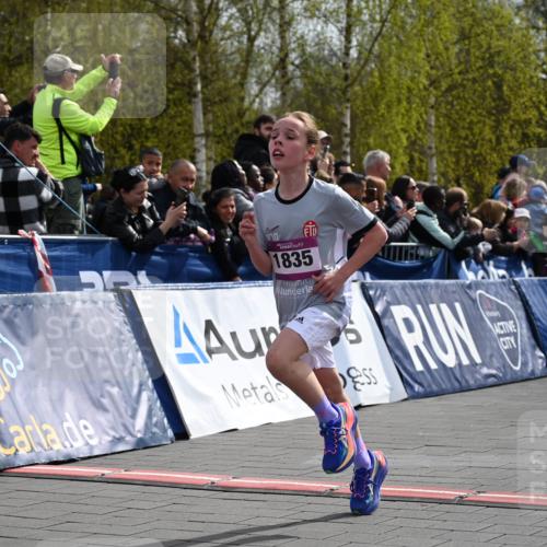 12.04.2026 - 45. Internationalen Wilhelmsburger Insellauf J. Mangold http://msf.ph/oto/9523600 12.04.2026 14:48:24 Ziel 1835, 1824 meine-sportfotos.de