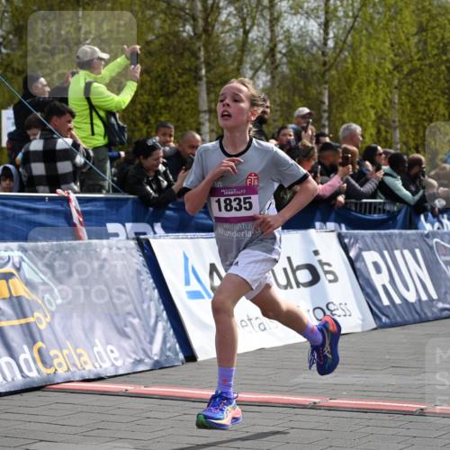 12.04.2026 - 45. Internationalen Wilhelmsburger Insellauf J. Mangold http://msf.ph/oto/9523601 12.04.2026 14:48:24 Ziel 1835, 1824 meine-sportfotos.de
