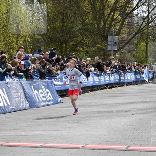12.04.2026 - 45. Internationalen Wilhelmsburger Insellauf J. Mangold http://msf.ph/oto/9523603 12.04.2026 14:48:25 Ziel 1835, 1824 meine-sportfotos.de