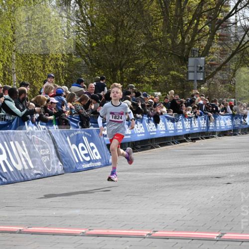 12.04.2026 - 45. Internationalen Wilhelmsburger Insellauf J. Mangold http://msf.ph/oto/9523605 12.04.2026 14:48:25 Ziel 1835, 1824 meine-sportfotos.de
