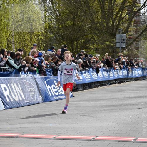 12.04.2026 - 45. Internationalen Wilhelmsburger Insellauf J. Mangold http://msf.ph/oto/9523606 12.04.2026 14:48:25 Ziel 1835, 1824 meine-sportfotos.de