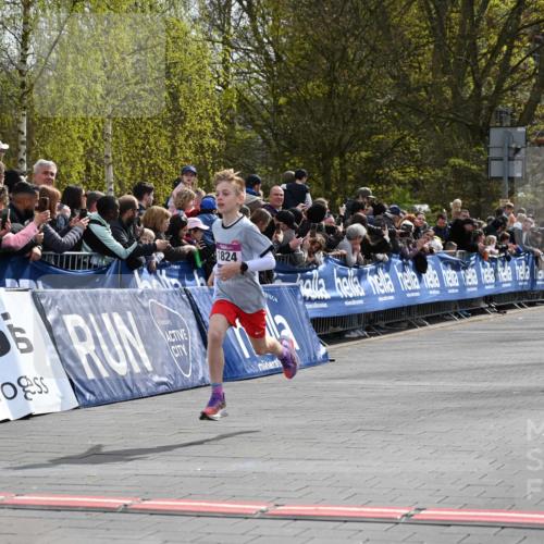 12.04.2026 - 45. Internationalen Wilhelmsburger Insellauf J. Mangold http://msf.ph/oto/9523609 12.04.2026 14:48:26 Ziel 1835, 1824 meine-sportfotos.de
