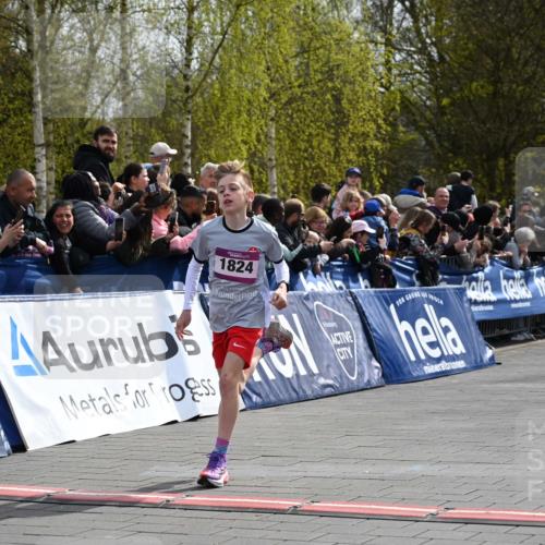 12.04.2026 - 45. Internationalen Wilhelmsburger Insellauf J. Mangold http://msf.ph/oto/9523614 12.04.2026 14:48:26 Ziel 1835, 1824 meine-sportfotos.de