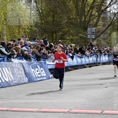12.04.2026 - 45. Internationalen Wilhelmsburger Insellauf J. Mangold http://msf.ph/oto/9523621 12.04.2026 14:48:34 Ziel 71, 1838, 1068, 599 meine-sportfotos.de