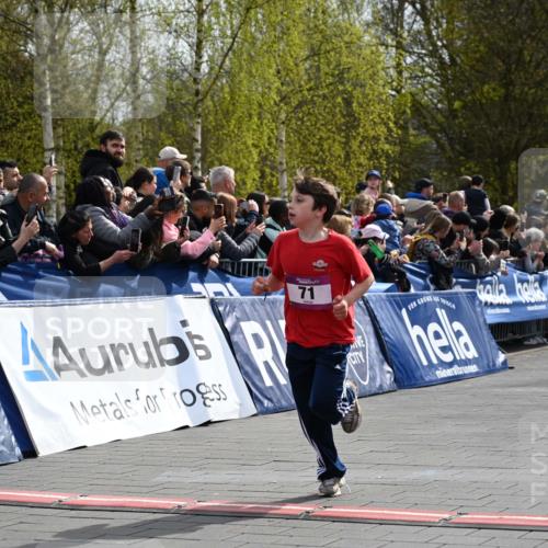 12.04.2026 - 45. Internationalen Wilhelmsburger Insellauf J. Mangold http://msf.ph/oto/9523633 12.04.2026 14:48:35 Ziel 71, 1838, 1068, 599, 18 meine-sportfotos.de