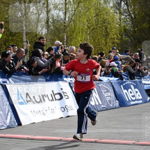12.04.2026 - 45. Internationalen Wilhelmsburger Insellauf J. Mangold http://msf.ph/oto/9523635 12.04.2026 14:48:35 Ziel 71, 1838, 1068, 599, 18 meine-sportfotos.de