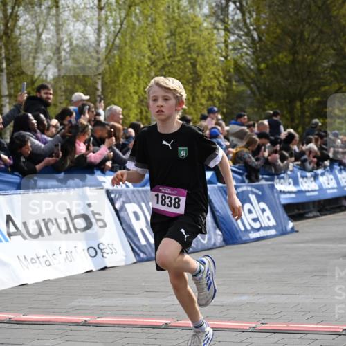 12.04.2026 - 45. Internationalen Wilhelmsburger Insellauf J. Mangold http://msf.ph/oto/9523644 12.04.2026 14:48:37 Ziel 71, 1838, 1068, 599, 18 meine-sportfotos.de