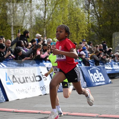 12.04.2026 - 45. Internationalen Wilhelmsburger Insellauf J. Mangold http://msf.ph/oto/9523652 12.04.2026 14:48:38 Ziel 71, 1838, 1068, 599, 18 meine-sportfotos.de