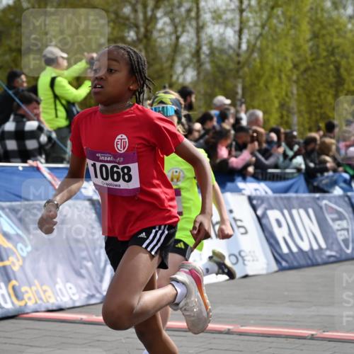 12.04.2026 - 45. Internationalen Wilhelmsburger Insellauf J. Mangold http://msf.ph/oto/9523655 12.04.2026 14:48:38 Ziel 71, 1838, 1068, 599, 18 meine-sportfotos.de