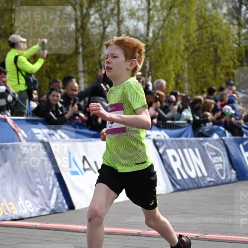 12.04.2026 - 45. Internationalen Wilhelmsburger Insellauf J. Mangold http://msf.ph/oto/9523662 12.04.2026 14:48:39 Ziel 71, 1838, 1068, 599, 18, 382 meine-sportfotos.de