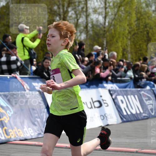 12.04.2026 - 45. Internationalen Wilhelmsburger Insellauf J. Mangold http://msf.ph/oto/9523663 12.04.2026 14:48:40 Ziel 1838, 1068, 599, 18, 382 meine-sportfotos.de