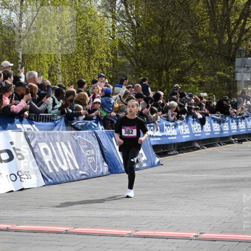 12.04.2026 - 45. Internationalen Wilhelmsburger Insellauf J. Mangold http://msf.ph/oto/9523668 12.04.2026 14:48:42 Ziel 599, 18, 382 meine-sportfotos.de