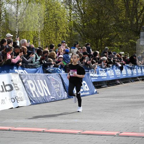 12.04.2026 - 45. Internationalen Wilhelmsburger Insellauf J. Mangold http://msf.ph/oto/9523669 12.04.2026 14:48:42 Ziel 599, 18, 382 meine-sportfotos.de