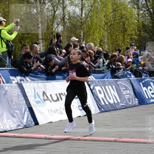 12.04.2026 - 45. Internationalen Wilhelmsburger Insellauf J. Mangold http://msf.ph/oto/9523678 12.04.2026 14:48:43 Ziel 18, 382, 1826, 1841 meine-sportfotos.de