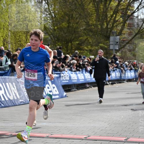 12.04.2026 - 45. Internationalen Wilhelmsburger Insellauf J. Mangold http://msf.ph/oto/9523688 12.04.2026 14:48:48 Ziel 1826, 1841, 337, 167, 1846, 683 meine-sportfotos.de